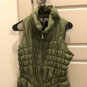 New Directions puffer best. Size S.